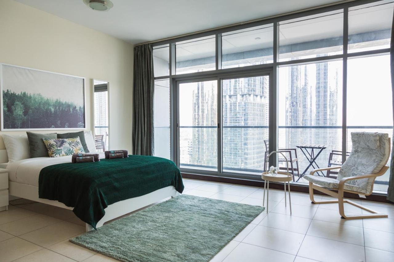 Higuests - Cozy Studio With Panoramic Views On The Lake Apartman Dubaj Kültér fotó