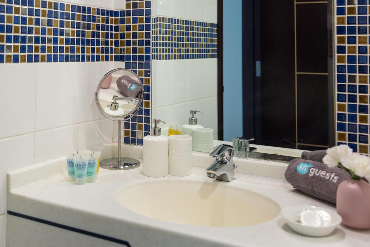 Higuests - Cozy Studio With Panoramic Views On The Lake Apartman Dubaj Kültér fotó